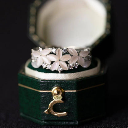 Elegance Blossom: Vintage Floral Wedding Ring