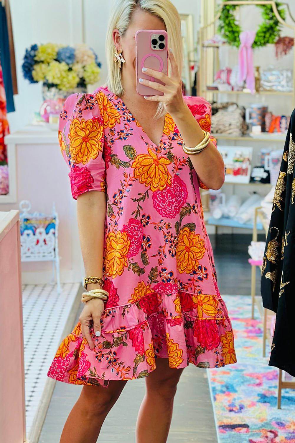 Mini vestido rosa floral com manga bolha v presa de pescoço