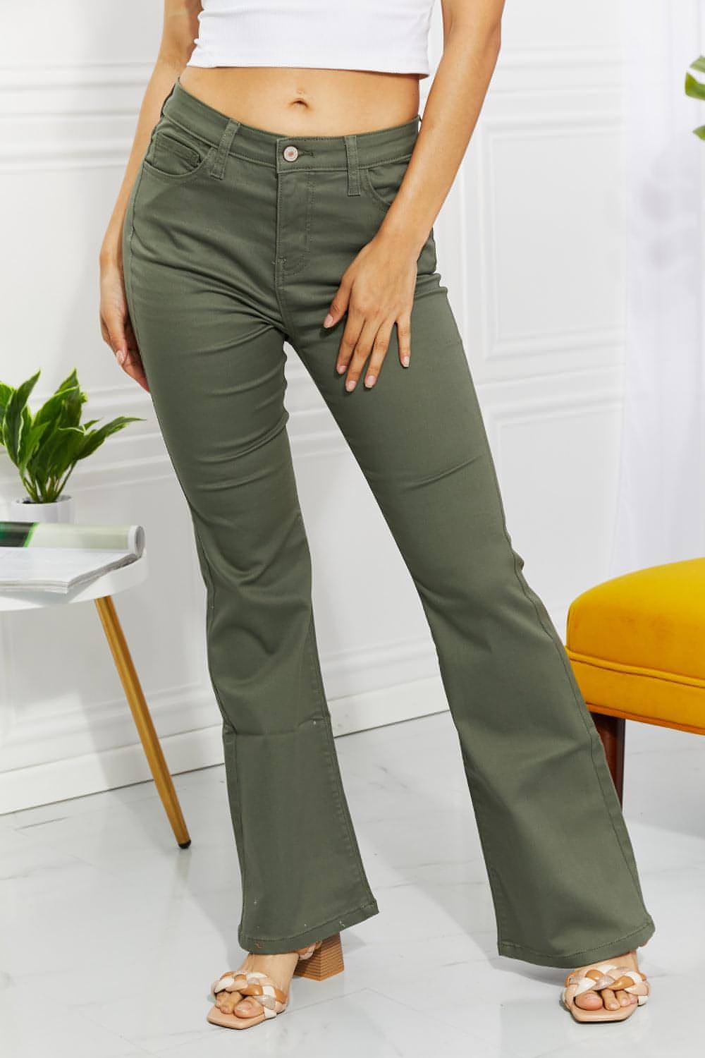 Zenana Clementine Full Size High-Rise Bootcut Jeans i Olive