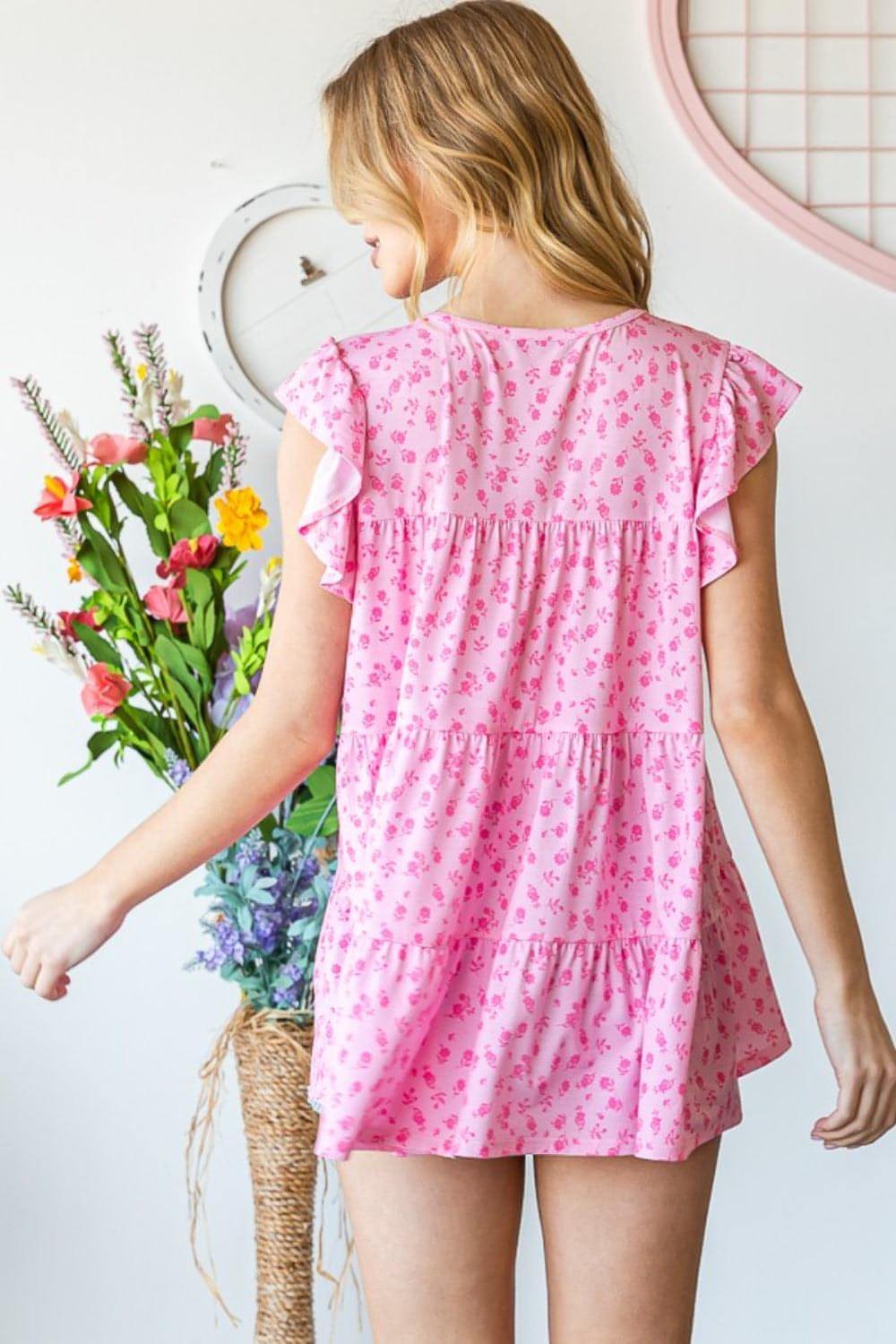 Blusa con volantes y flores de tamaño completo de Heimish 