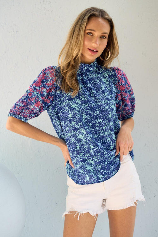 Hailey & Co broderad puffhylsa tryckt blus