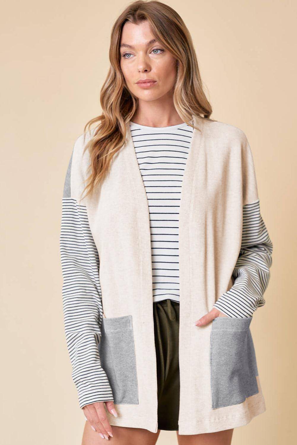 Black Stripe ColorBlock Patchwork Open Front Cardigan z žepom