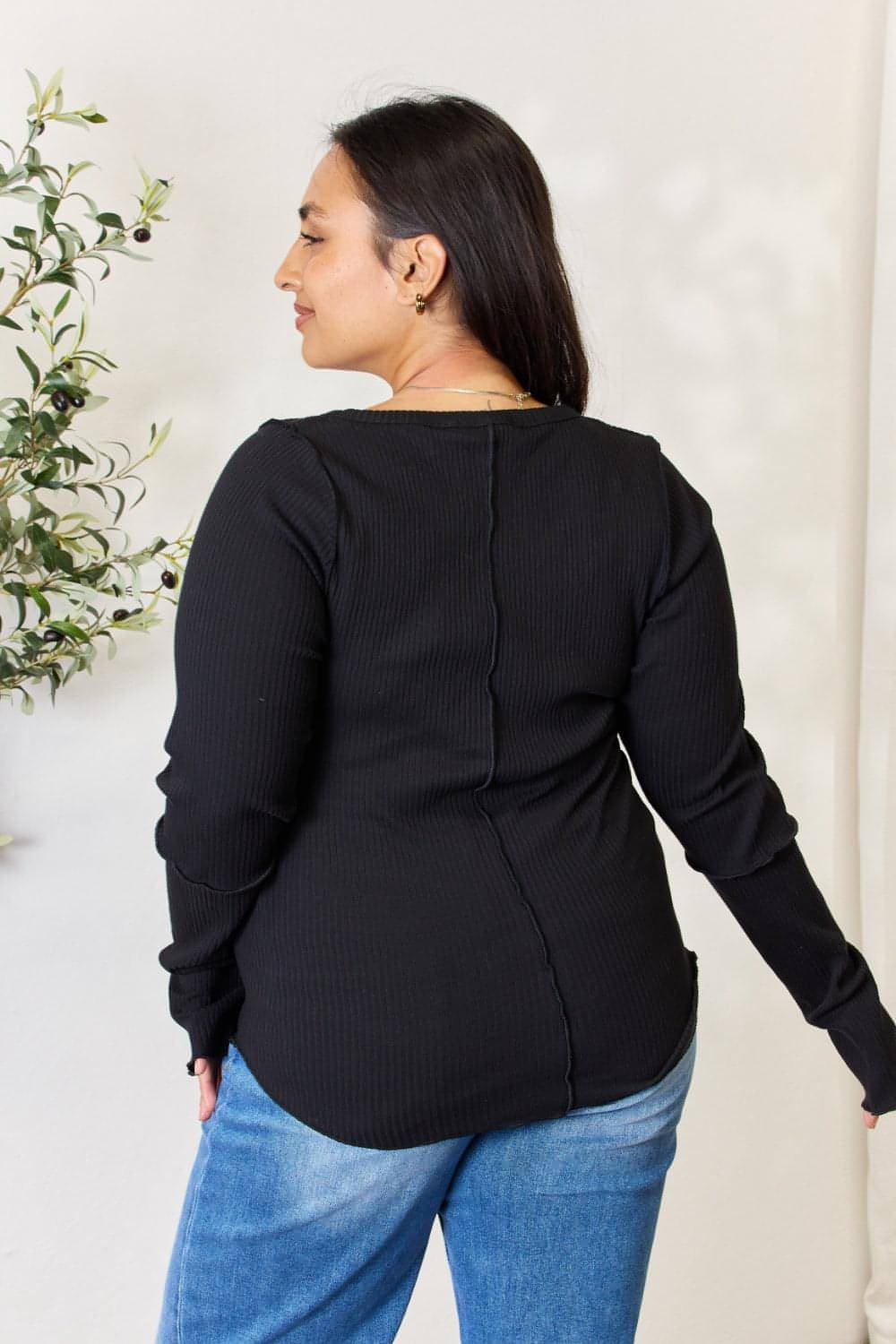 Blusa de manga larga con cuello redondo y canalé de talla grande con código cultural