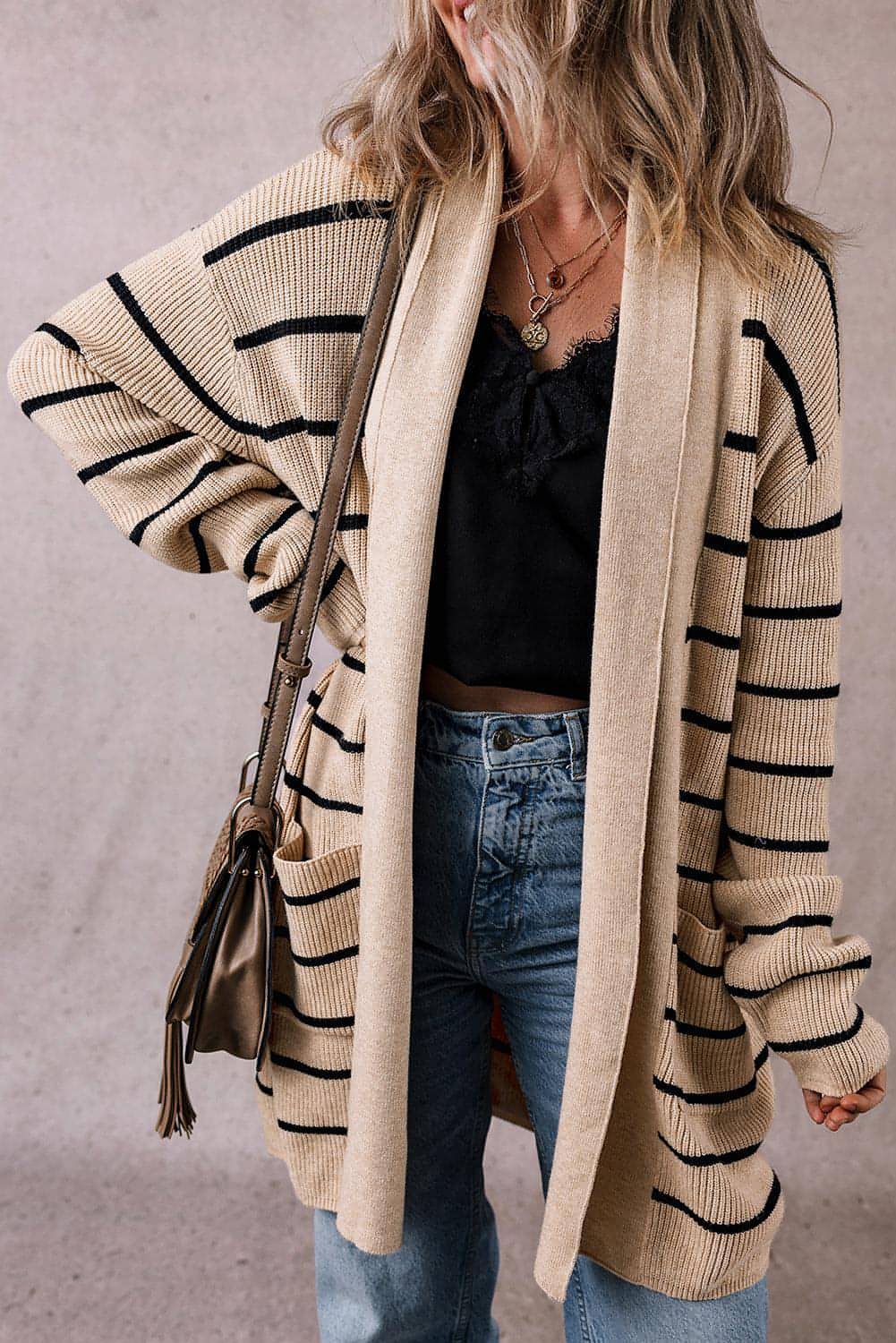 Cardigan aperto con scollo a scialle a righe nere e tasche