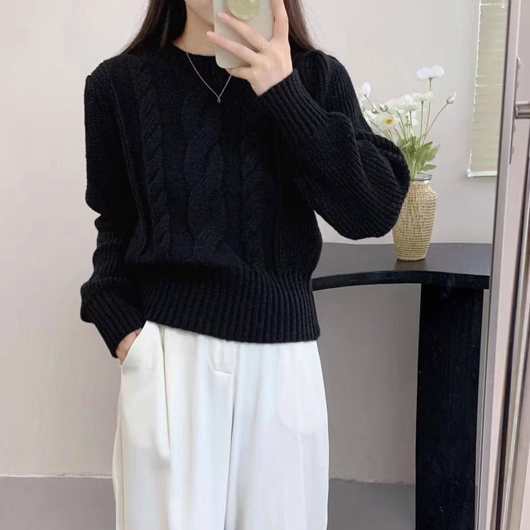 Round Neck Lantern Sleeve Cable-knit Sweater