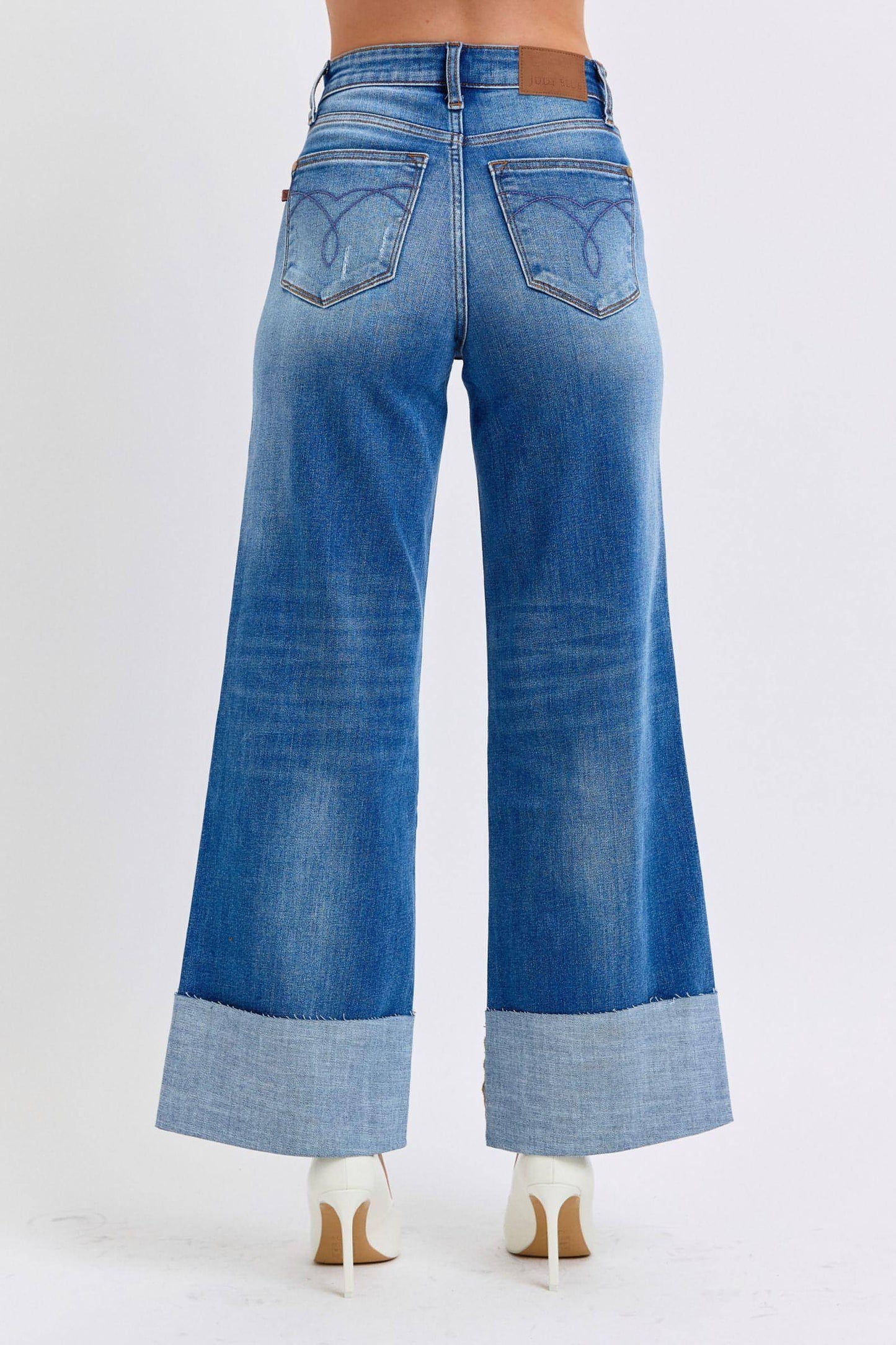 Judy Blue Full Size nödställda höga midja breda ben jeans