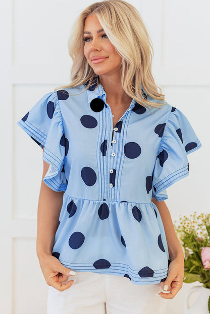 Sky Blue Polka Dot Print ruffled korthylse knappet krage bluse