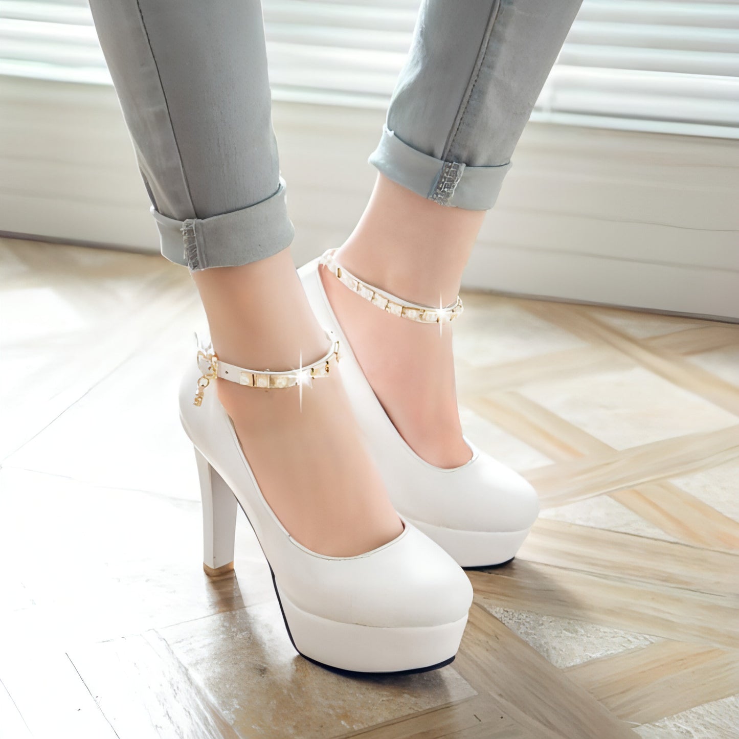 Women's Fashion Simple Pearl Strap High Heels