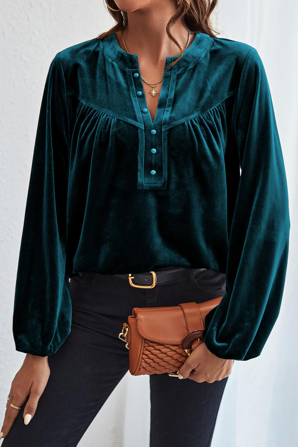 Skobeloff Lantern Sleeve Pärled Split V Neck Velvet Top